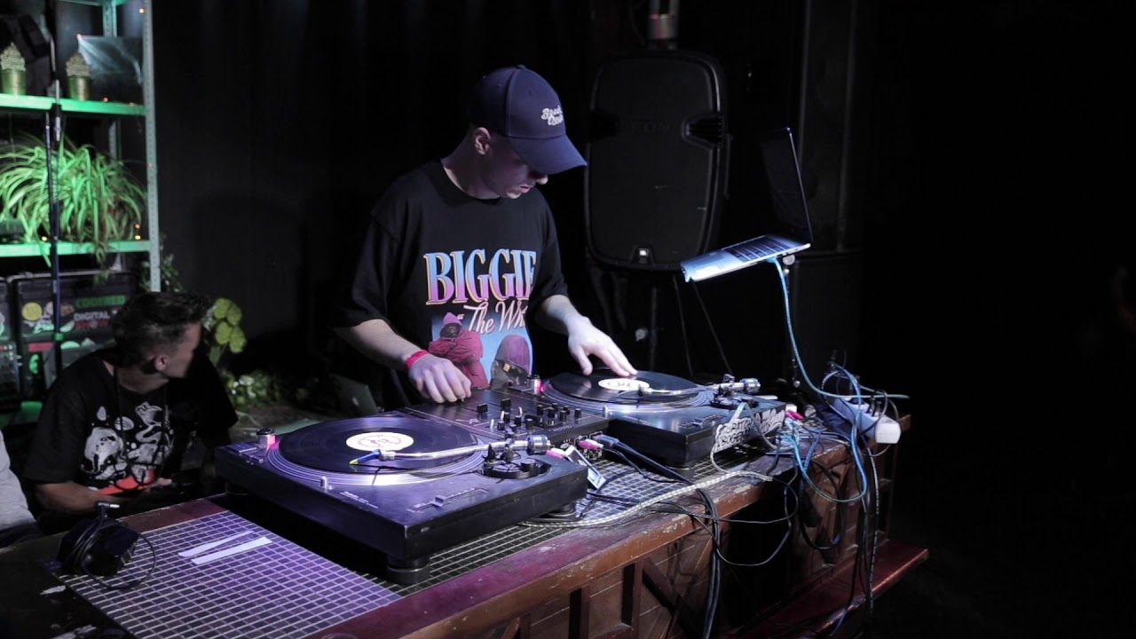 SHINEE . Выступление на SCRATCH BOGEMA 10.