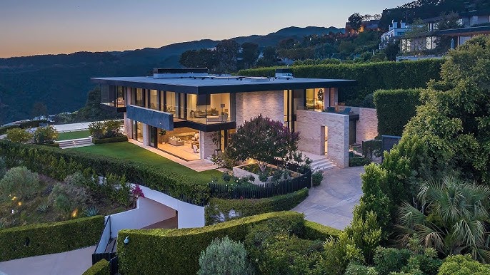 This $57,500,000 Architectural Masterpiece in Pacific Palisades built to  the highest standards
