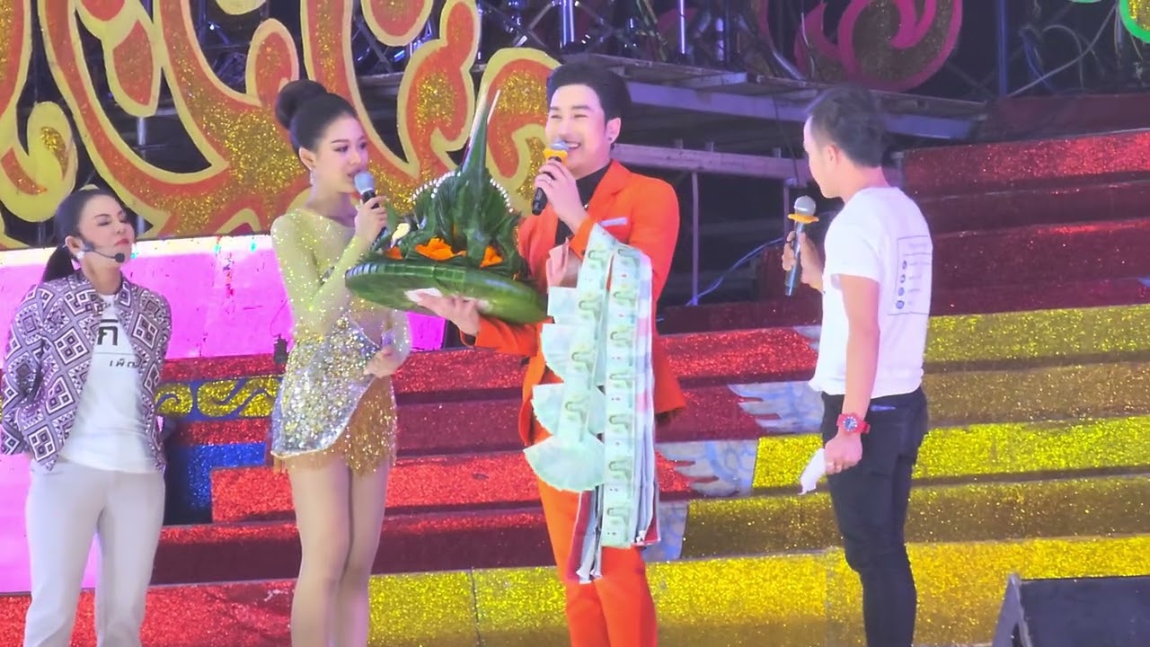 ยูกิ & นกพงศกร ลอยกระทงคู่ @บ้านหนองกอมเกาะ