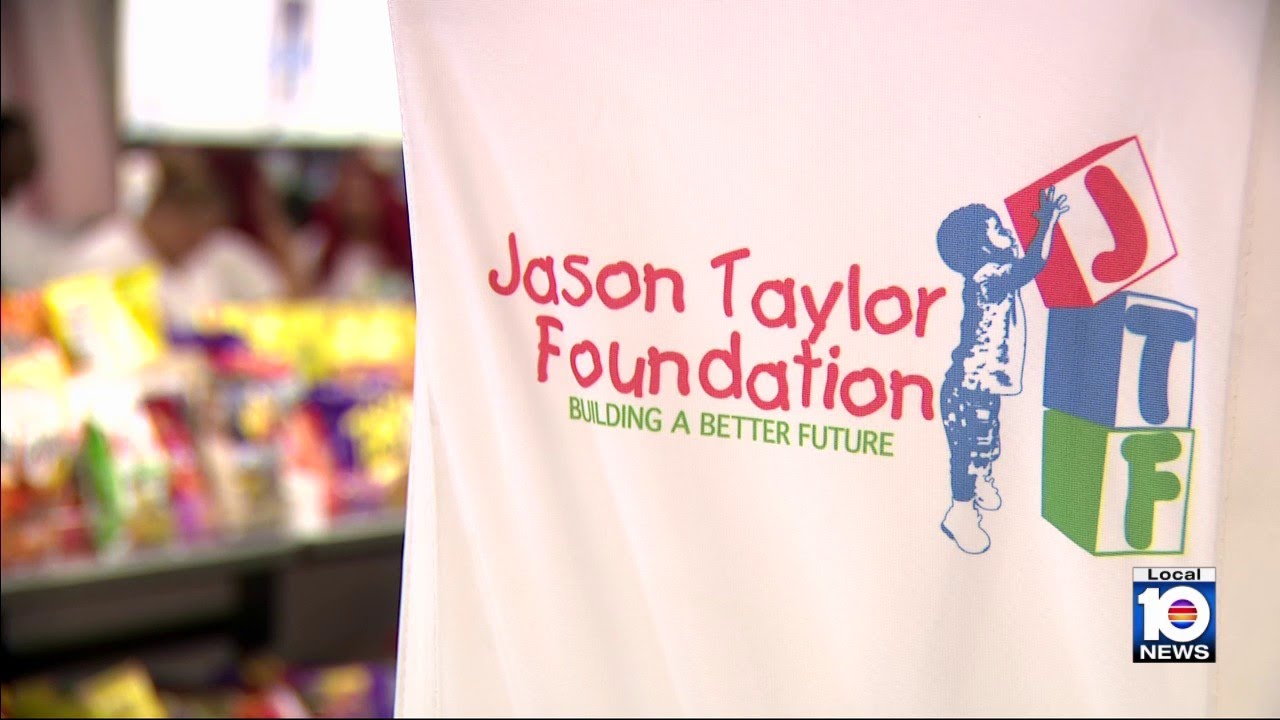 Jason Taylor Foundation holds 21st annual Cool Gear for the School Year event