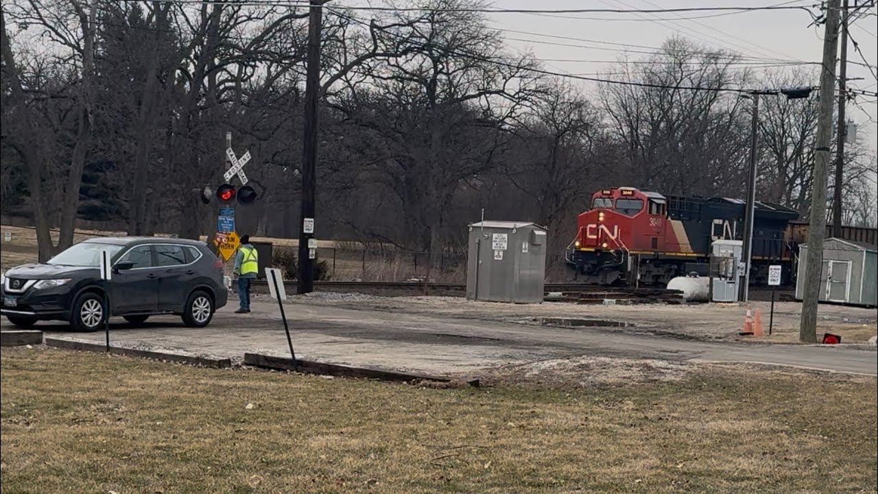 Railfanning west chicago with awesome freight action