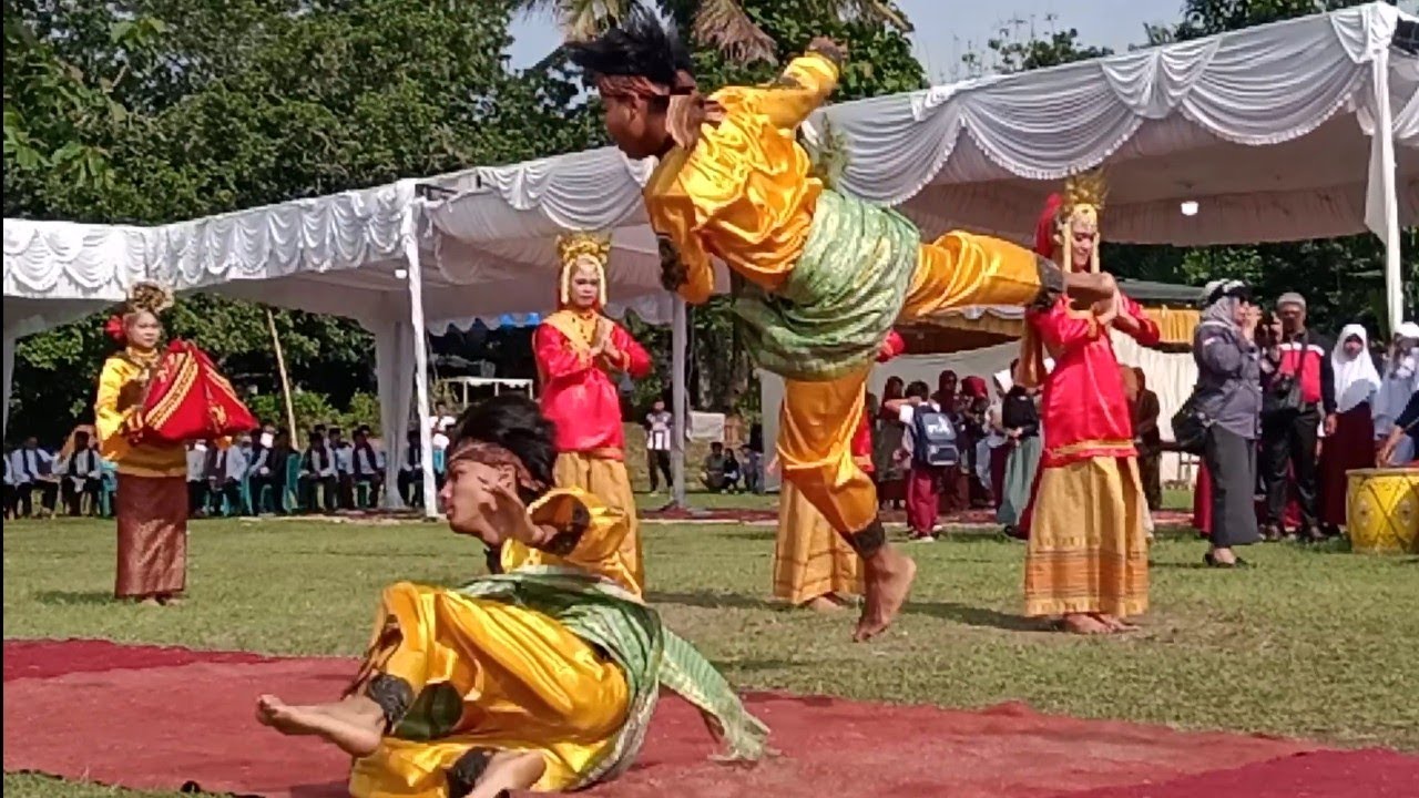 Sumarak Tari Galombang Festival Sumarak Tanjuang Barulak | Batipuh - YouTube