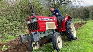 YANMAR COMPACT TRACTOR PLOUGHING