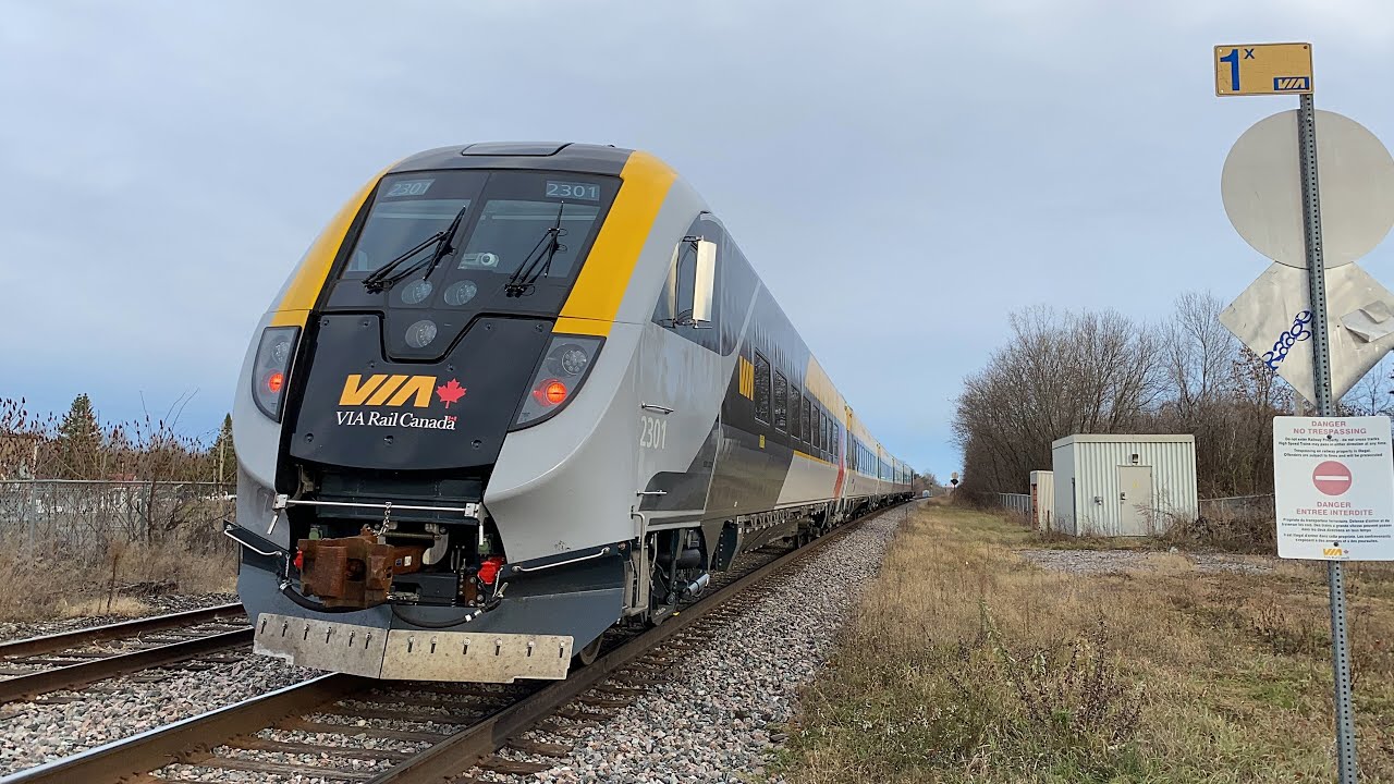 VIA Rail Train 26 With Charger Set YouTube