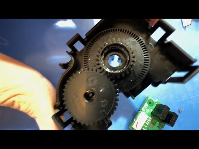 How to Fix Garage Door Won't Close & No Codes | Travel Module