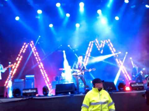 'Mad Sounds'- new song by Arctic Monkeys at NorthSide 2013