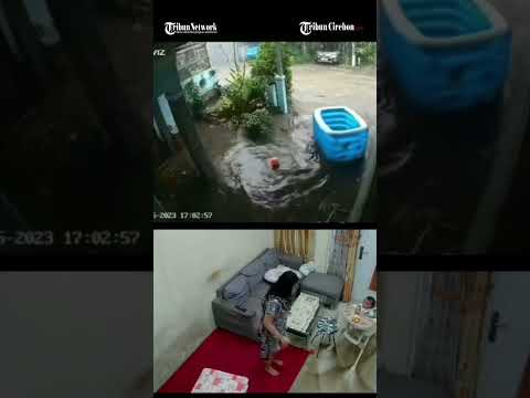 Detik-detik Air Banjir Masuk Rumah di Cibinong Bogor