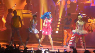 Katy Perry - Hot N' Cold & Last Friday Night (T.G.I.F.) Live @ Zénith Paris 07/03/2011