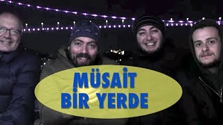 MÜSAİT BİR YERDE  Kaybeden Tekneden İner