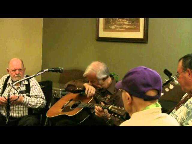 The Old Pine Tree auf YouTube ansehen The Old Pine Tree auf YouTube ansehen