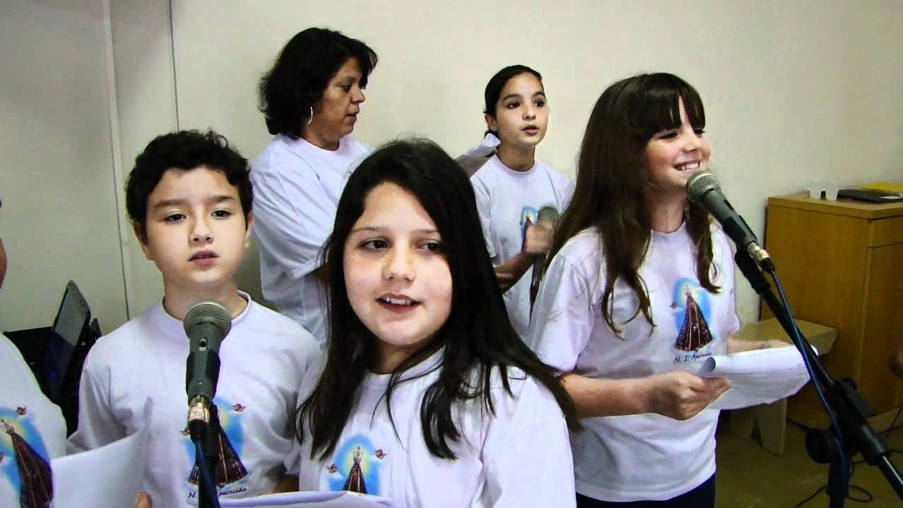 O Senhor é Santo, Ele está aqui.