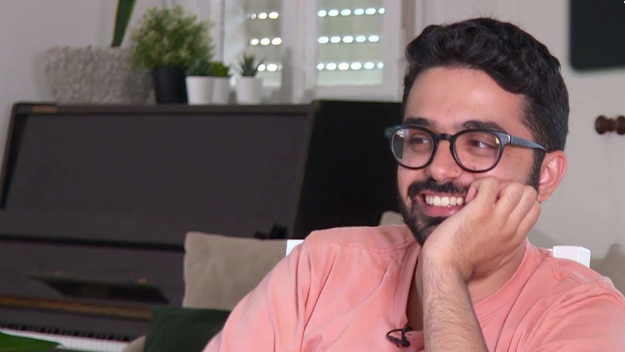 "יצאתי מהארון, מתי פעמיים":  ההייטקיסט שהפך למלך הפאנצ'ים