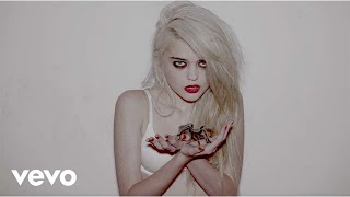 Video thumbnail of "Sky Ferreira - Red Lips"