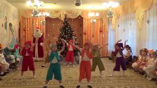 картинка: Танец гномиков (старшая группа)