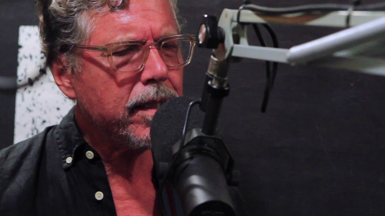 The Jayhawks performing "Everybody Knows" live on Lightning 100