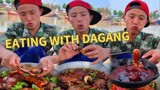 EATING WITH DAGANG Fisherman Dagang Today we eat conch, scallops, prawns, and octopus#yummy
