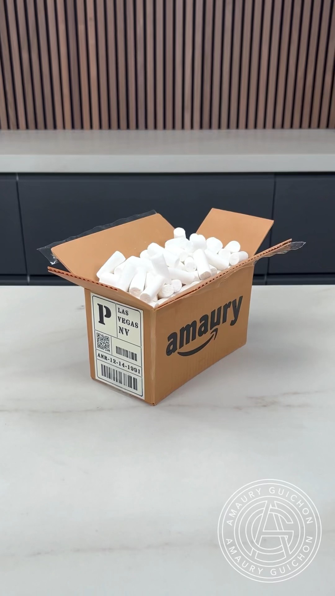 The Shipping Box! ? Special delivery ready to ship! Who should I send it to? #amauryguichon