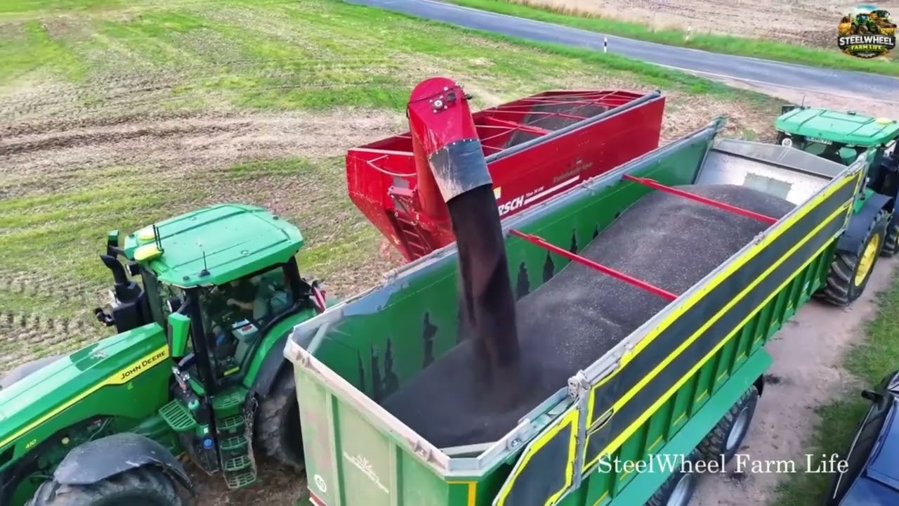 Claas Lexion 780 vs 2x New Holland CR 10 90  Massive Harvest Machines in Action 🚜