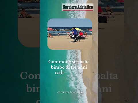 Video Gommone si ribalta, bimbo di tre anni cade in mare: surfista riesce a salvarlo in extremis
