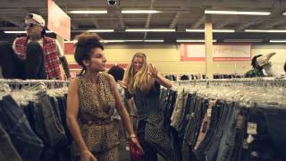 MACKLEMORE & RYAN LEWIS - THRIFT SHOP FEAT. WANZ (