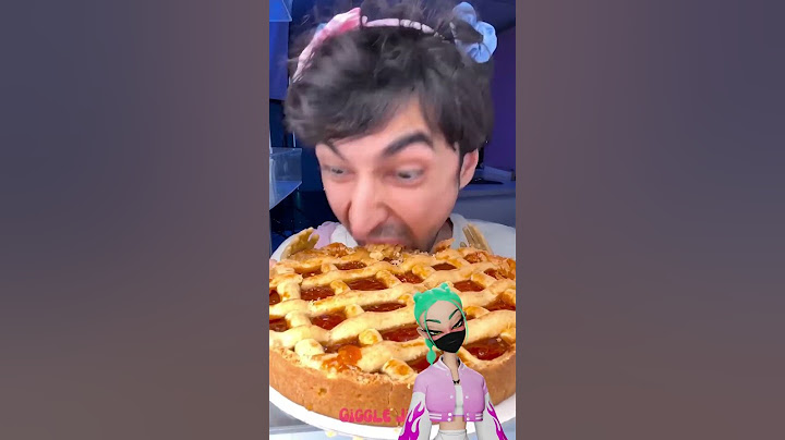 🍀 Did the cockroaches eat the whole cake?🪳🍰 Baby is not afraid of insects🙀