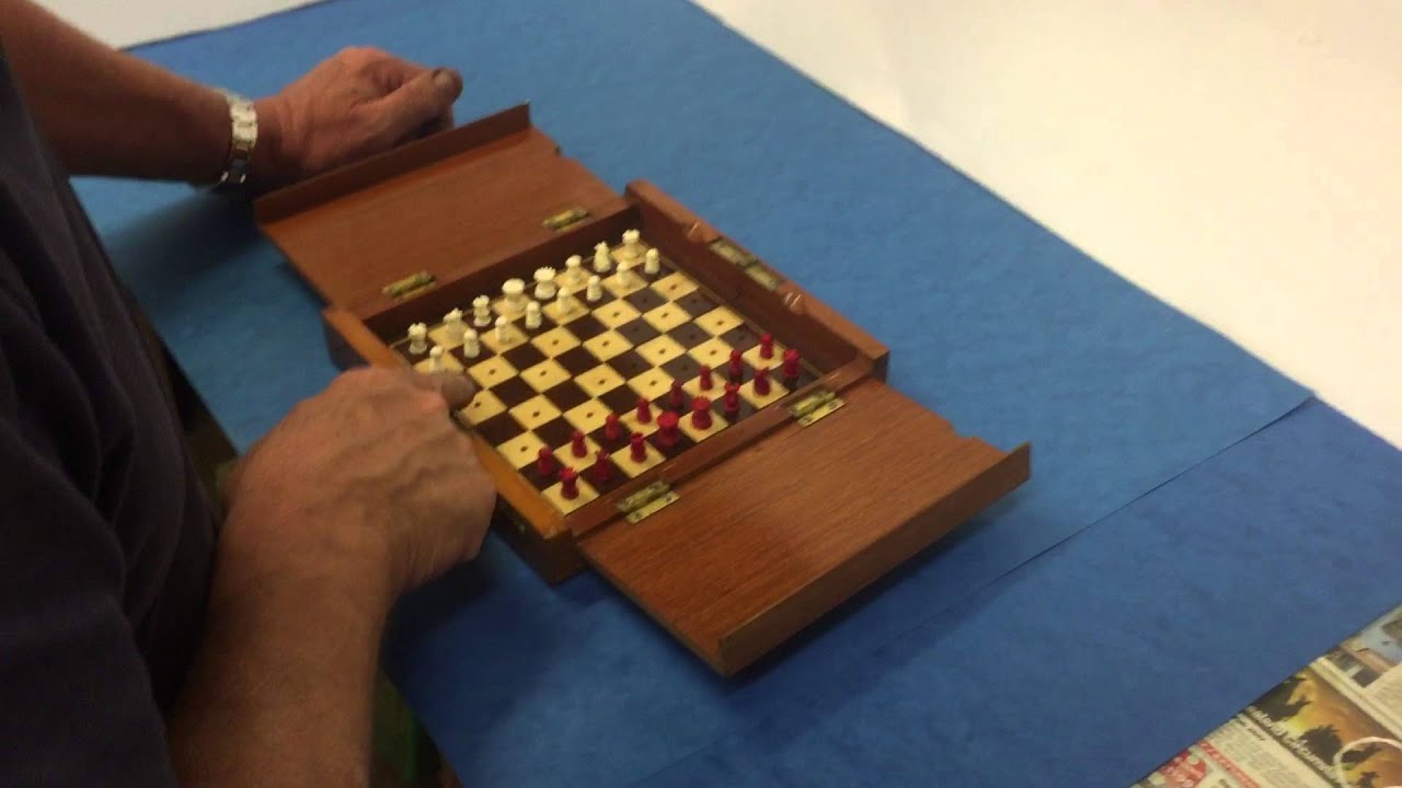 Antique Travelling Chess Set For At Mostlyboxesantiques Com Antique Travelling Chess Set For At Mostlyboxesantiques Com
