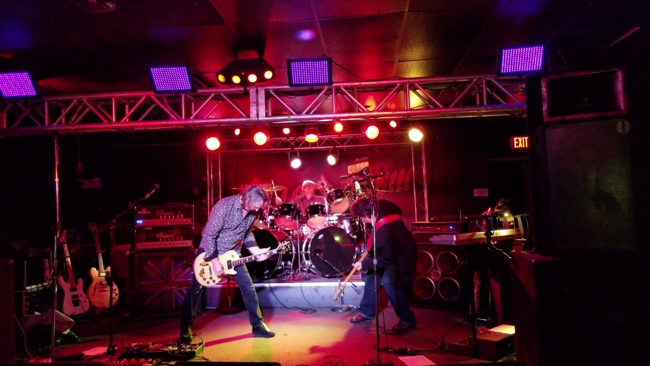 Diamond Dogs - Mannys Place