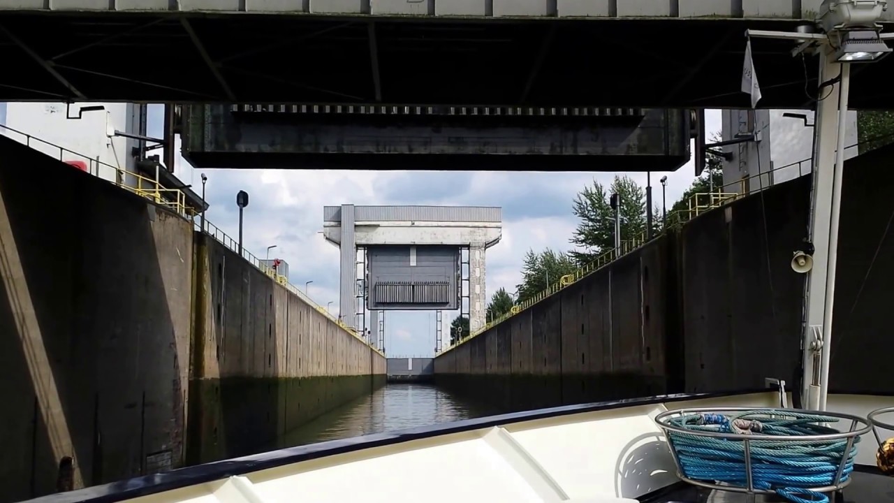 amsterdam cruise ship lock