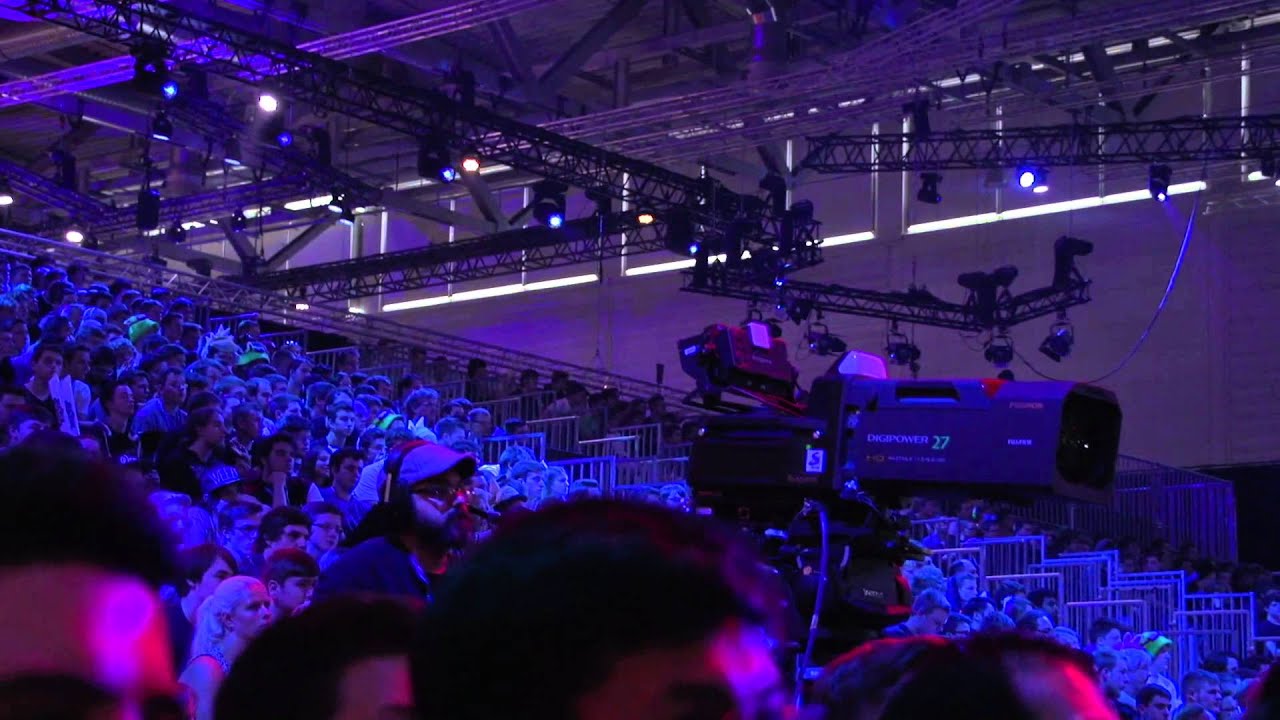 The Heat of Battle - Fnatic vs ROCCAT (gamescom 2014)