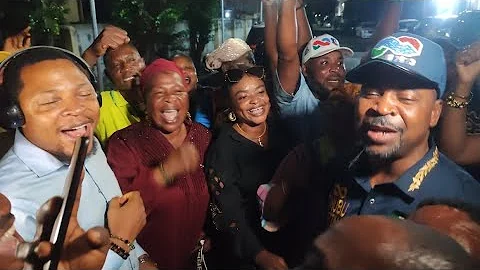 MC OLUOMO CELEBRATING TINUBU VICTORY IN OSHODI WITH CROWD