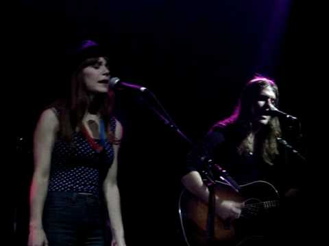 Jenny Lewis & Johnathan Rice - Love Hurts [QMU]