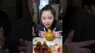 Cả nhà Mẫn Mẫn mukbang chung mà lạ lắm, mỗi người một món! - CAO HOÀNG MẪN