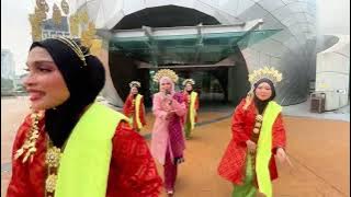 JOGET SENYUM MEMIKAT
