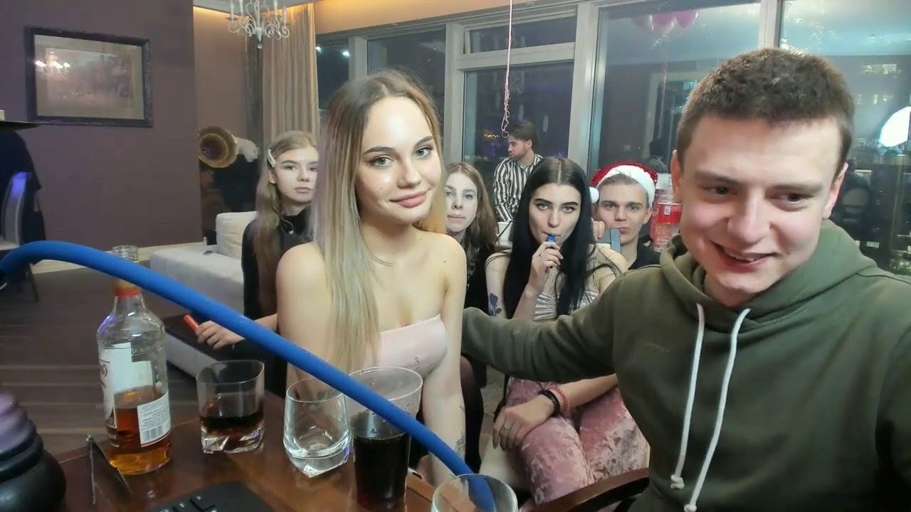 где стримит мелстрой 2024 сейчас