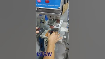 Show you how the pad printing machine works.High speed for high work efficiency.