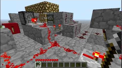 Minecraft hidden door trap trigger (BUD switch)