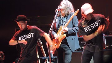 Roger Waters Another Brick In The Wall Live at Staples Center L.A.