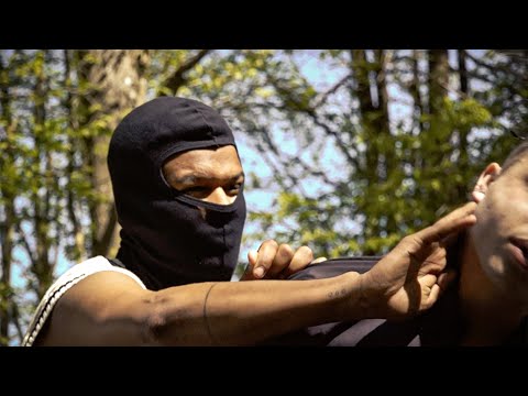 Pilvine - Unvertraut (Official Music Video)