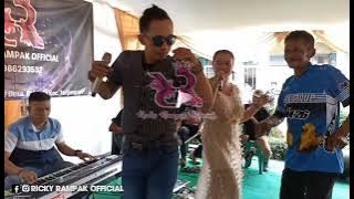 Yuni Bangbung - MIRASANTIKA ( Versi Kuda Renggong) - Live cimanggung