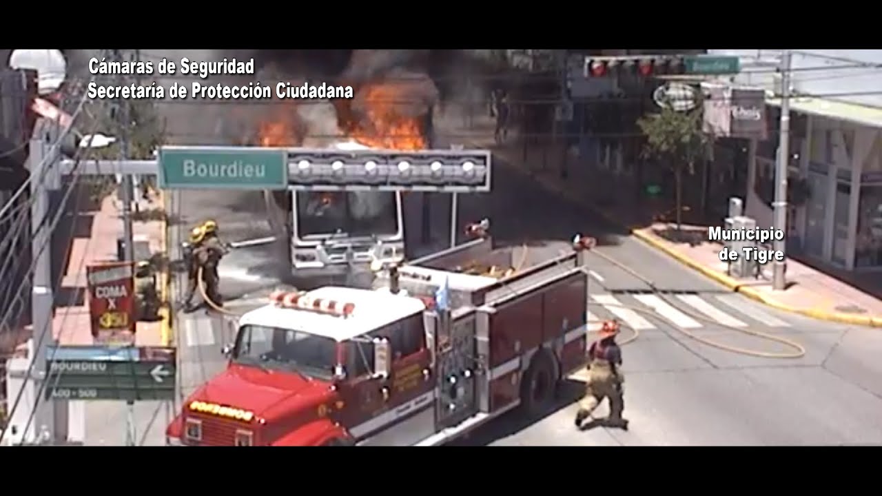 Peligroso incendio de un colectivo fue advertido gracias a las cámaras del COT