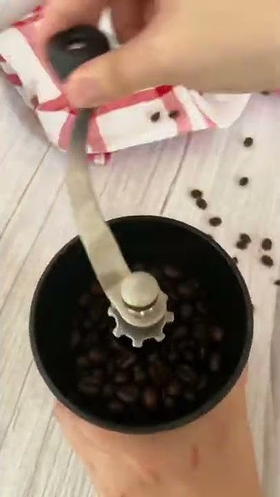Ручная кофемолка по доступной цене. Для гейзерной кофеварки и обычного ...