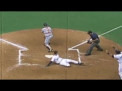 DET@SEA: Wilson hits an inside-the-park grand slam