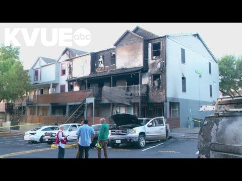 A Central-East Austin apartment fire displaces over 30 people - YouTube