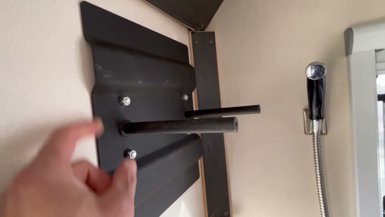 Кронштейн для крепления канистры LifeSaver — неудобный!