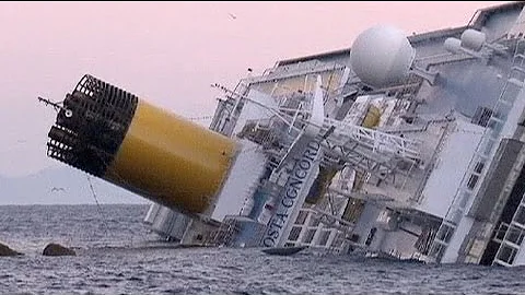 Hope runs out of finding Italian wreck survivors