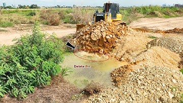 Wonderful Skill Shantui DH17 C3 Dozer Push Land Delete Small Pit Bull And  Dump Trucks 25TON