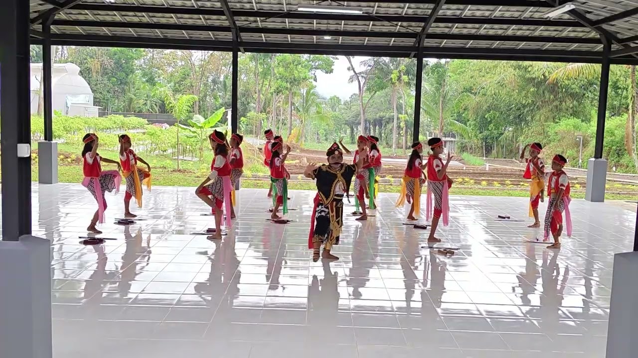 TARI KEPRAJURITAN SDN RANDUGUNTING BERGAS