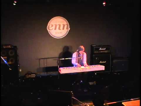 「バス・ストップ」　2011-02-27