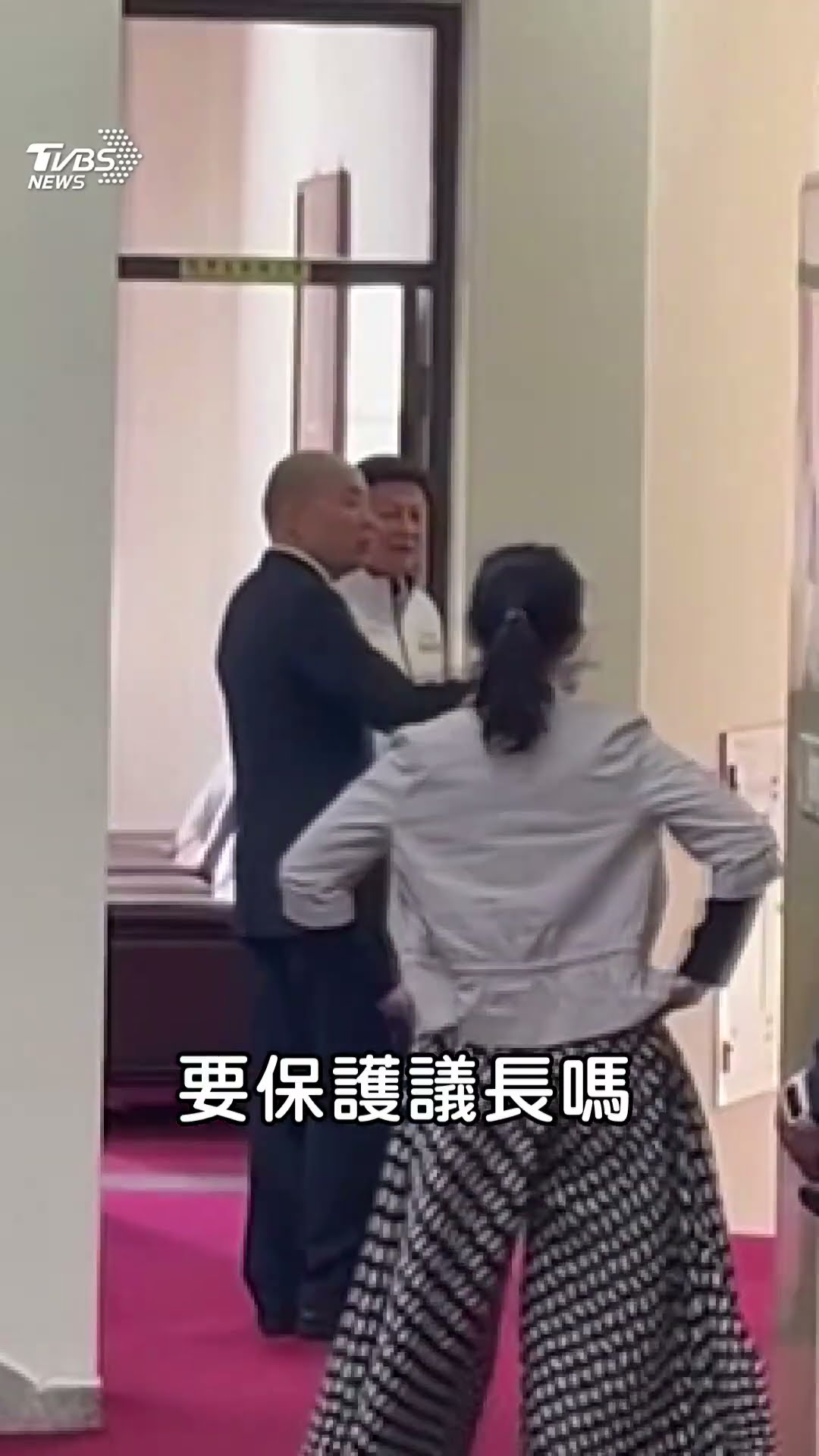 傅崐萁《選罷法》槓吳思瑤轟全世界丟臉! 國民黨遭批鎖門反嗆:民進黨當小偷｜TVBS新聞@TVBSNEWS01