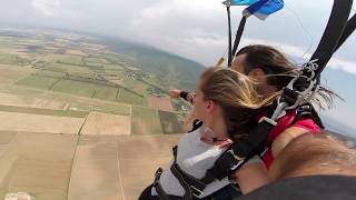 beautiful model Lara Skydive